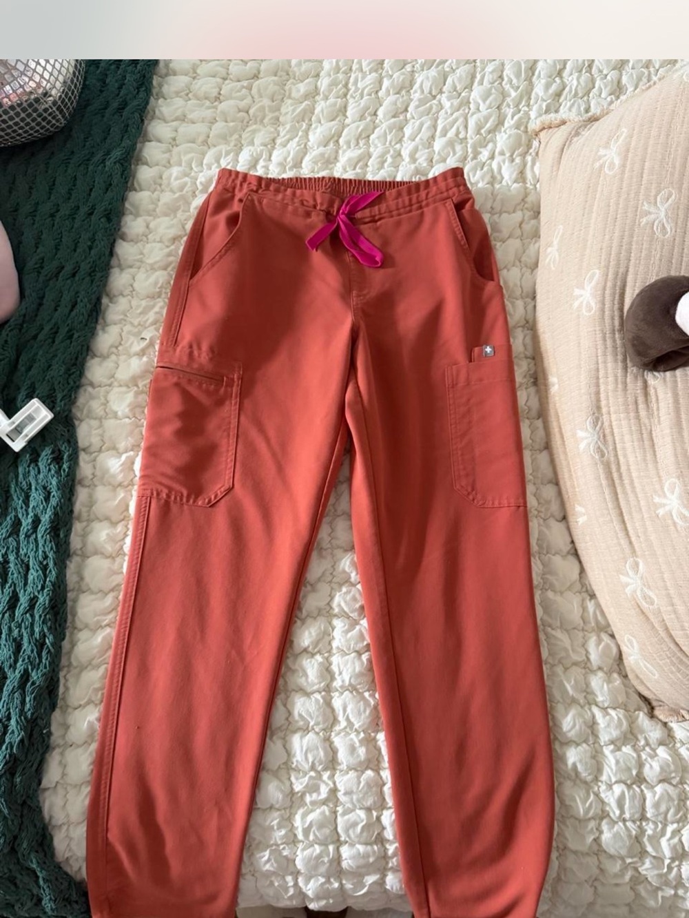 Figs terracotta Yola scrub pants small